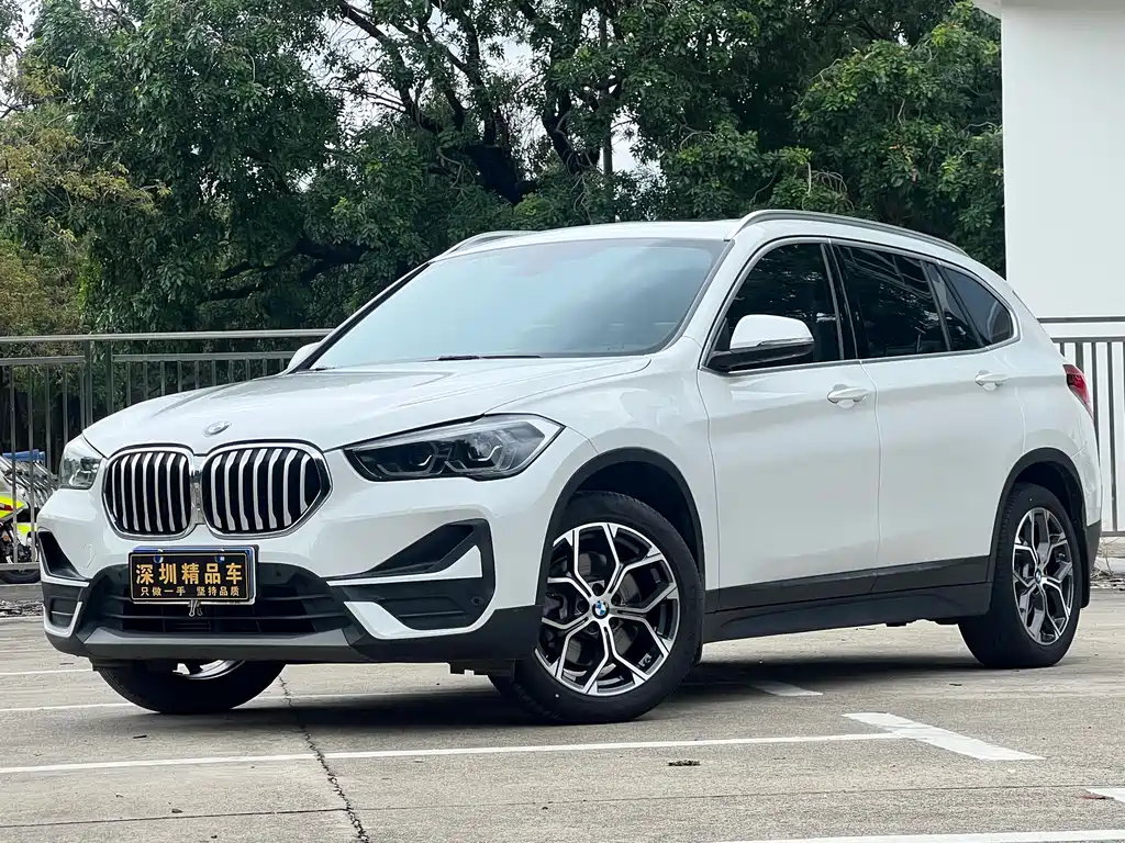 BMW X1 2022 — фото 1