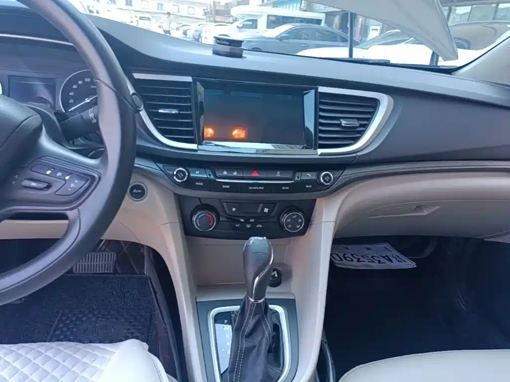 Buick Excelle 2017 — фото 13