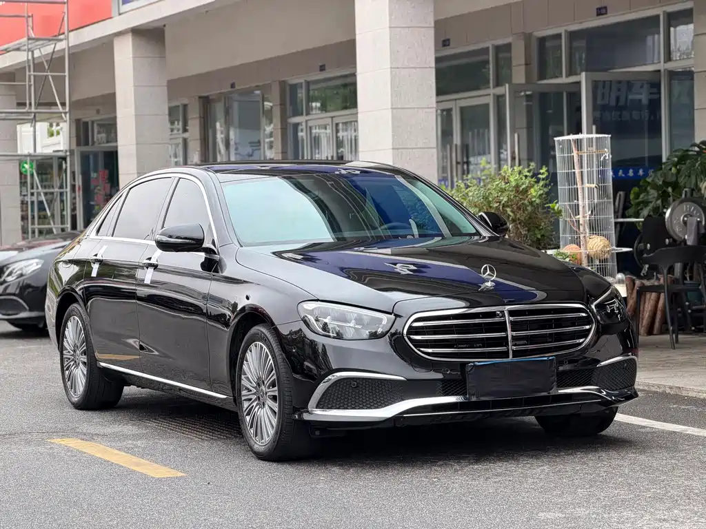 Mercedes-Benz E-Class 2023 — фото 4