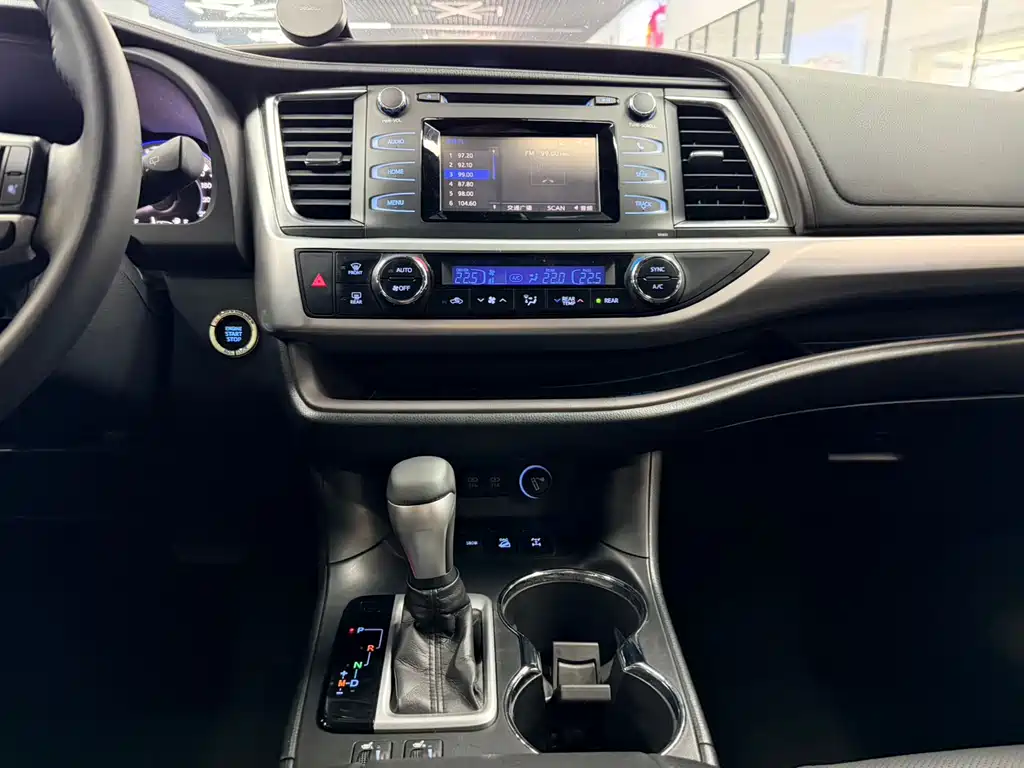 Toyota Highlander 2020 — фото 13