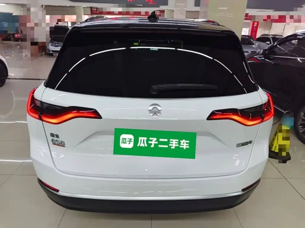 NIO ES8 2021