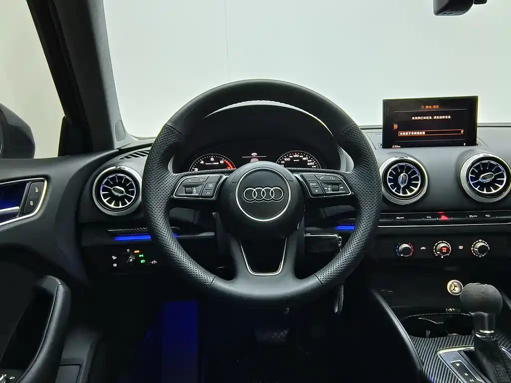 Audi A3 2018 — фото 7