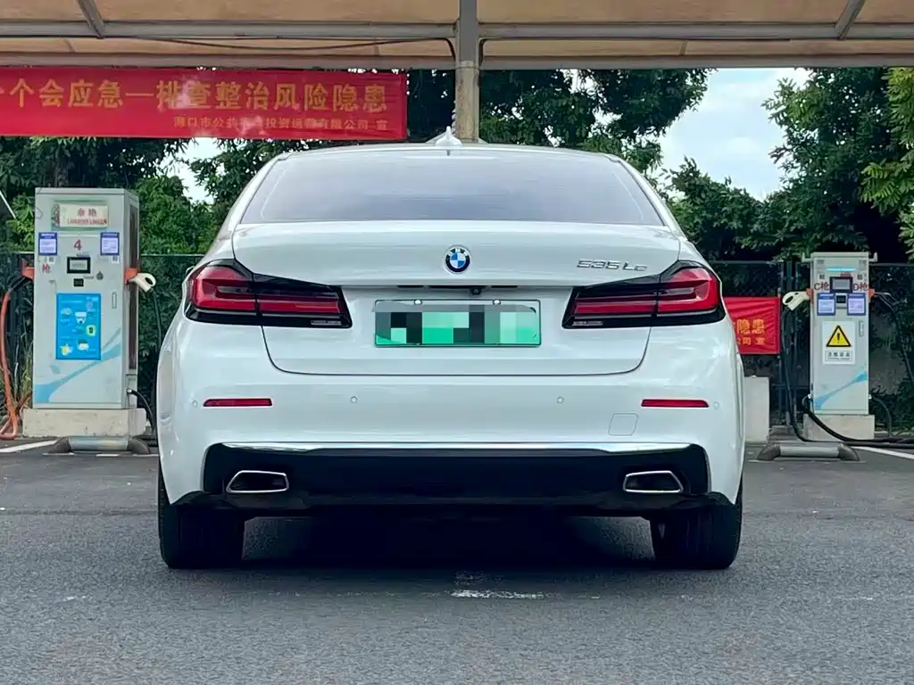 BMW 5 Series New Energy 2021 — фото 8