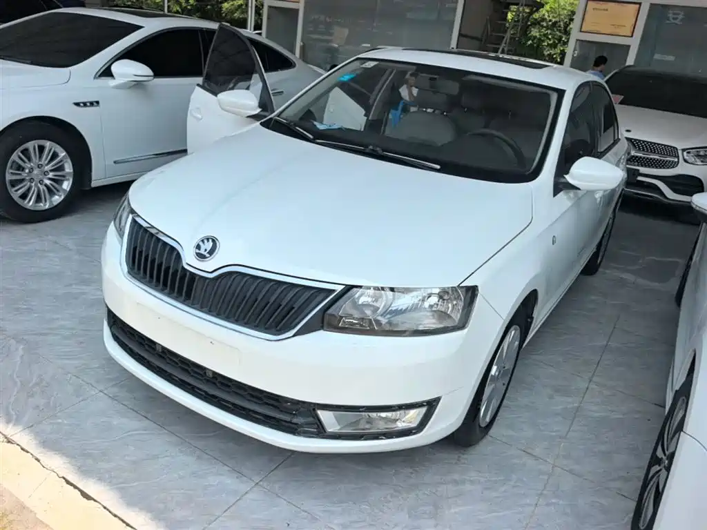 Skoda Rapid 2017 — фото 1