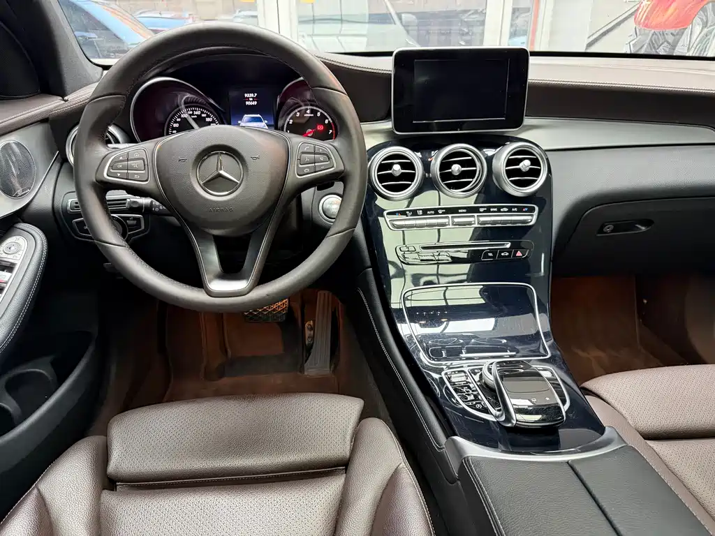 Mercedes-Benz GLC 2016 — фото 12