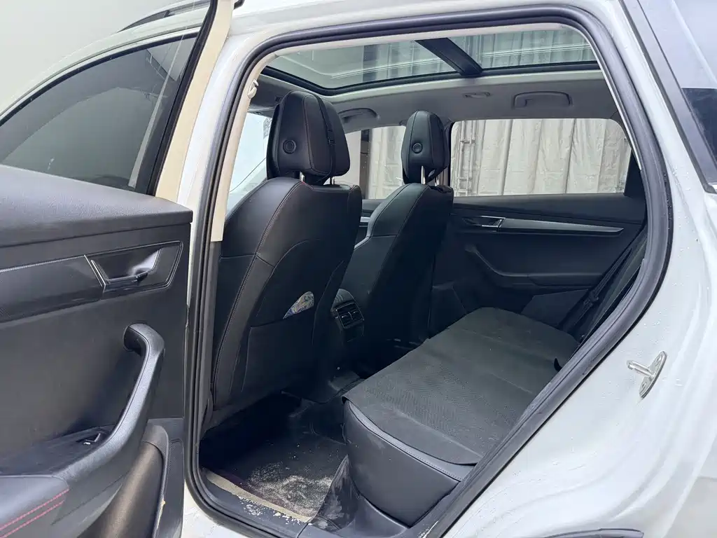 Skoda Karoq 2023 — фото 10