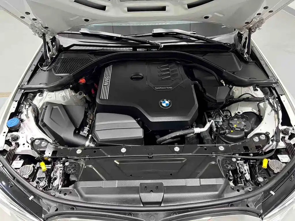 BMW 3 Series 2021 — фото 11