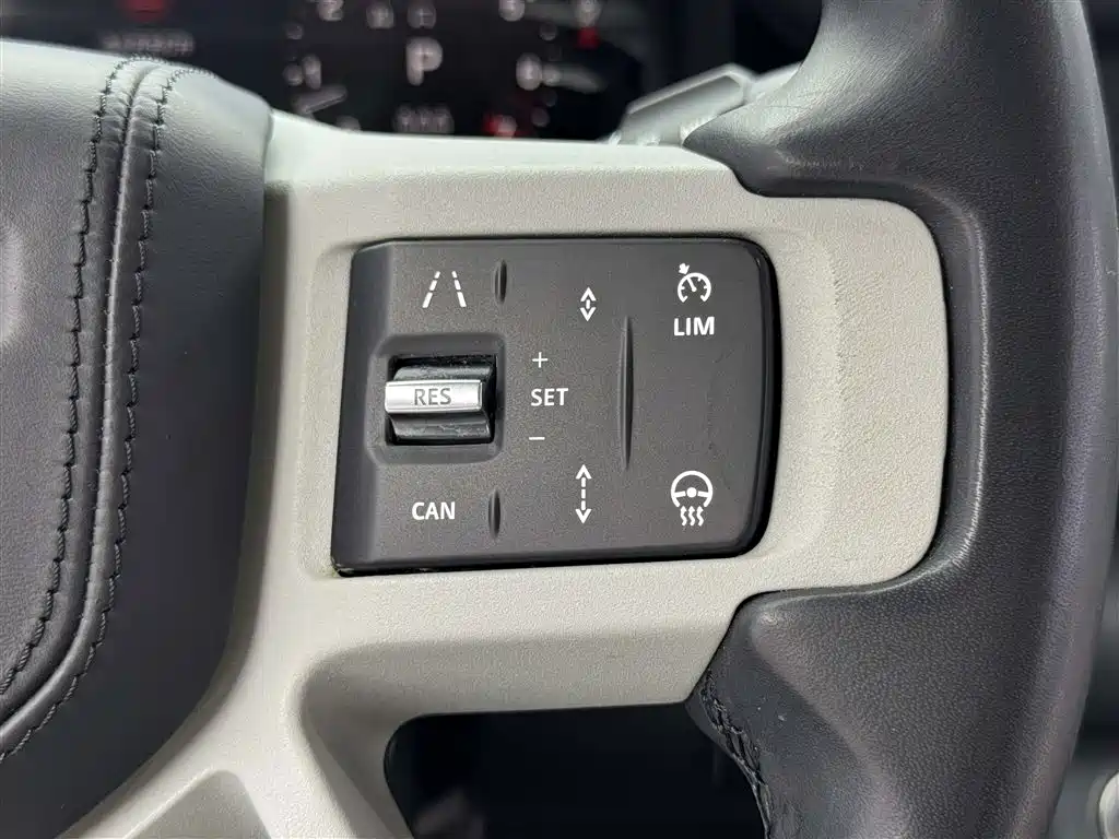 Land Rover Defender 2023 — фото 14