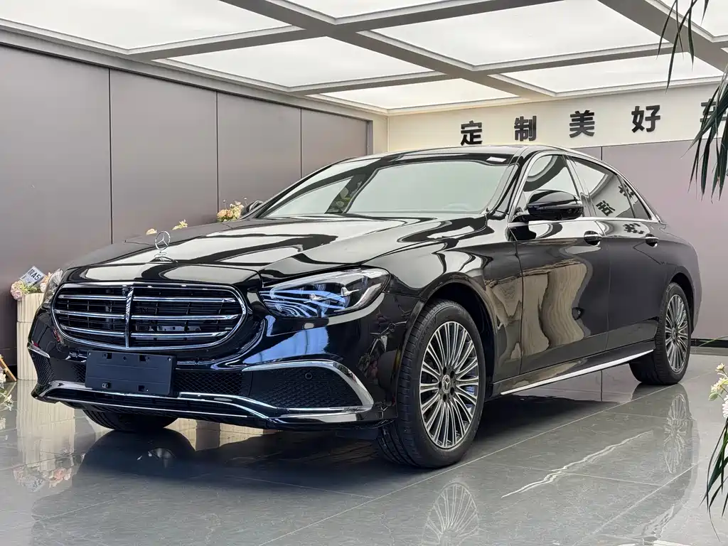 Mercedes-Benz E-Class 2022