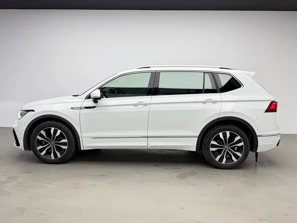 Volkswagen Tiguan L 2023