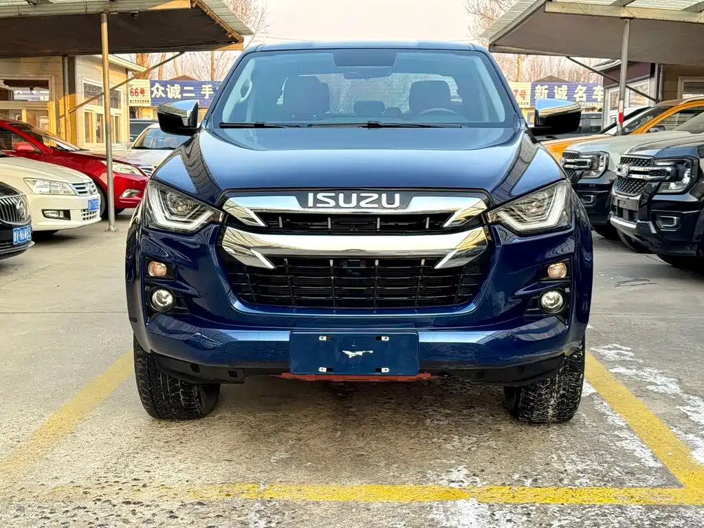 Isuzu D-MAX 2023 — фото 2