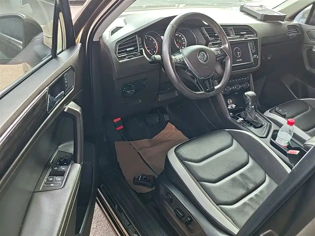 Volkswagen Tiguan L 2017 — фото 16