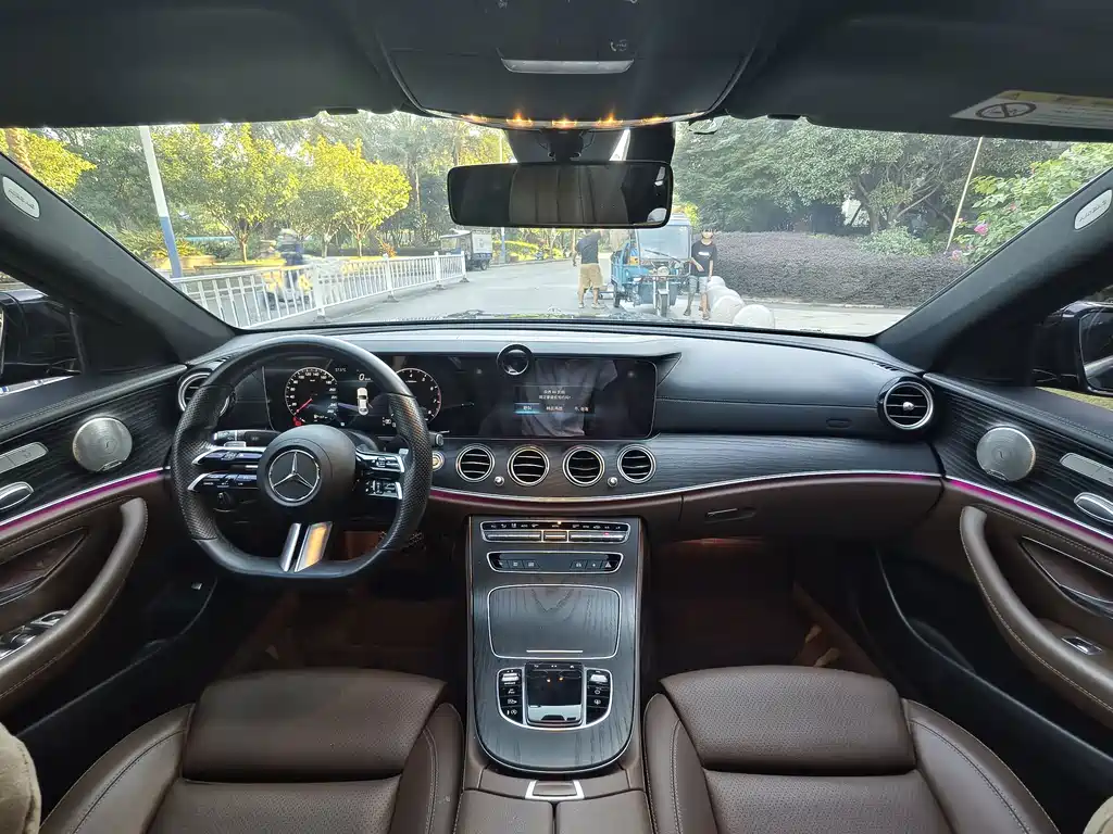 Mercedes-Benz E-Class 2022 — фото 14