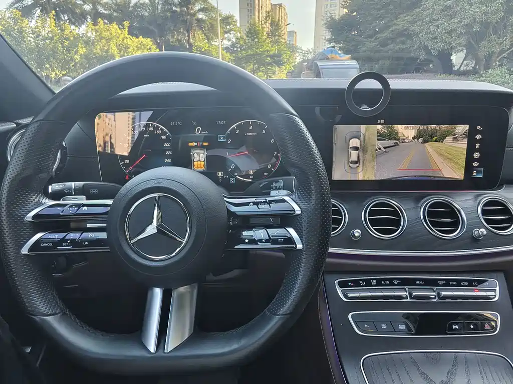 Mercedes-Benz E-Class 2022 — фото 15