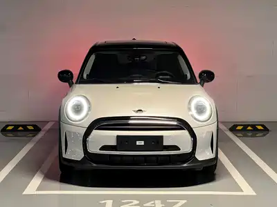 MINI MINI 2023