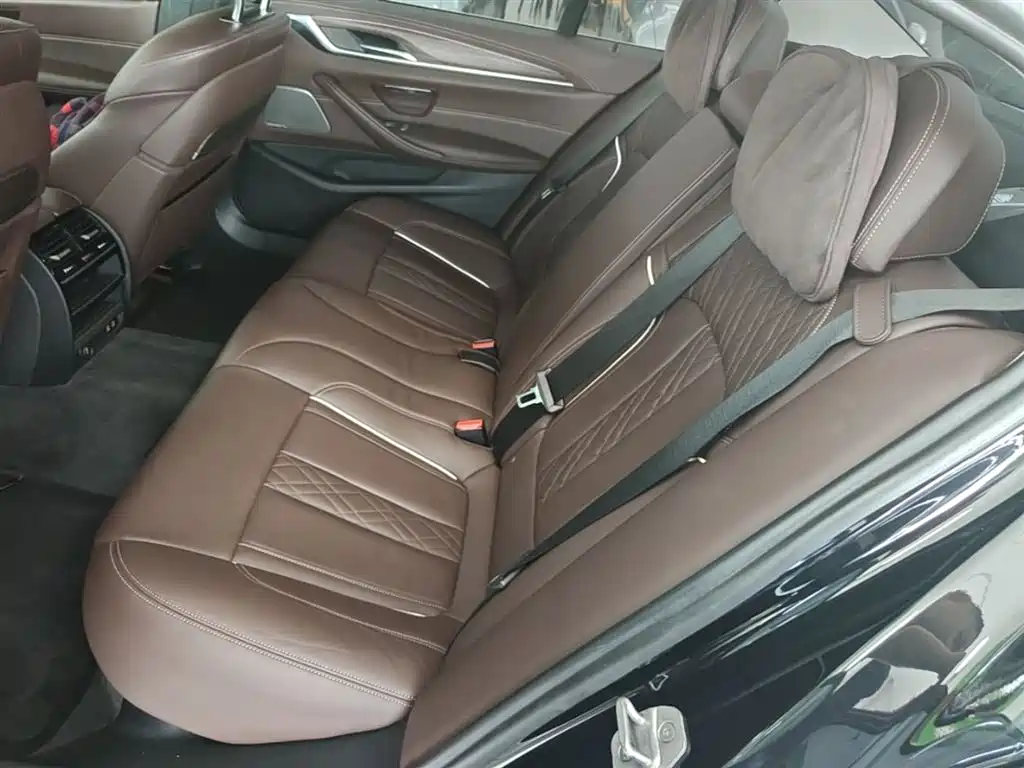 BMW 5 Series New Energy 2020 — фото 17