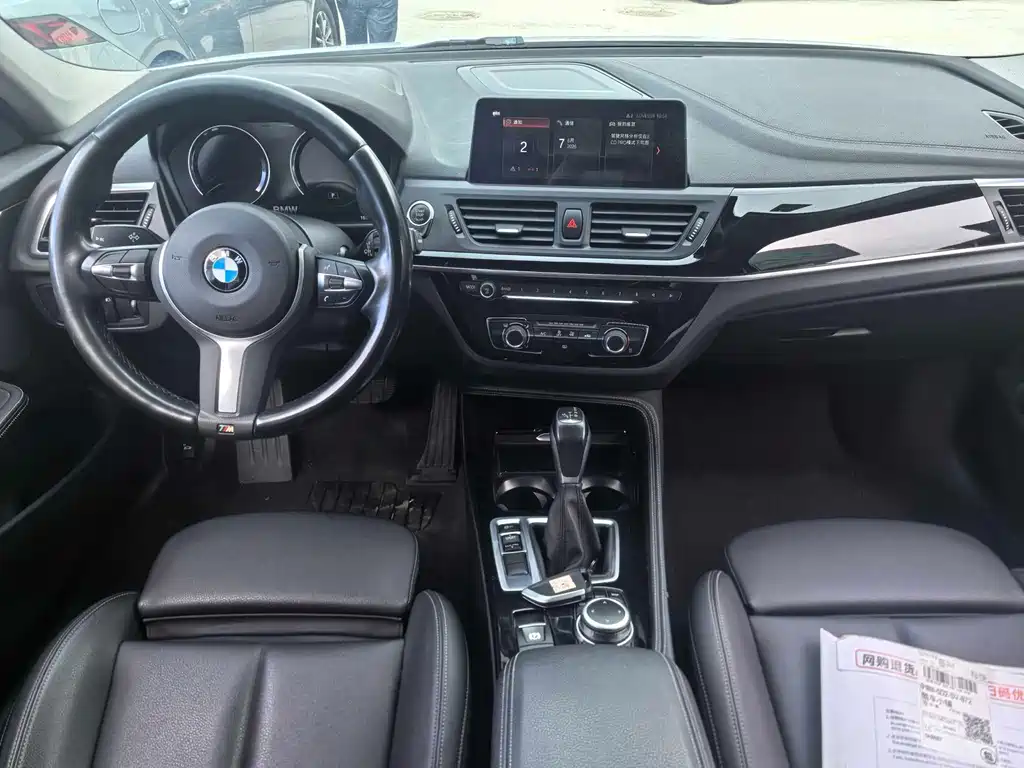 BMW 1 Series 2019 — фото 10