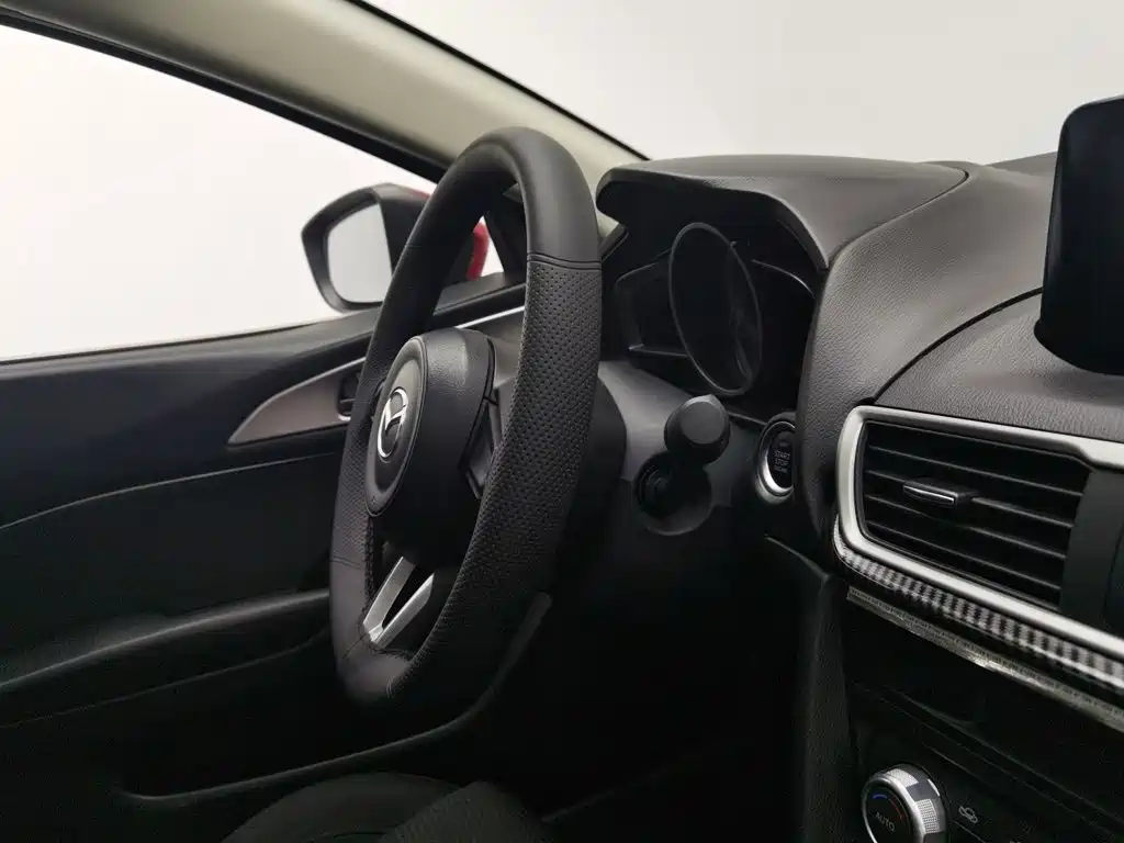 Mazda 3 Axela 2017 — фото 22