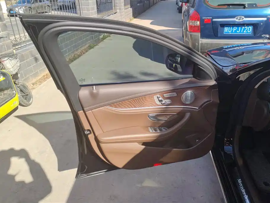 Mercedes-Benz E-Class 2022