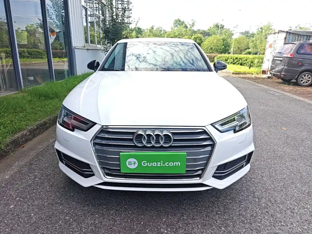 Audi A4L 2018