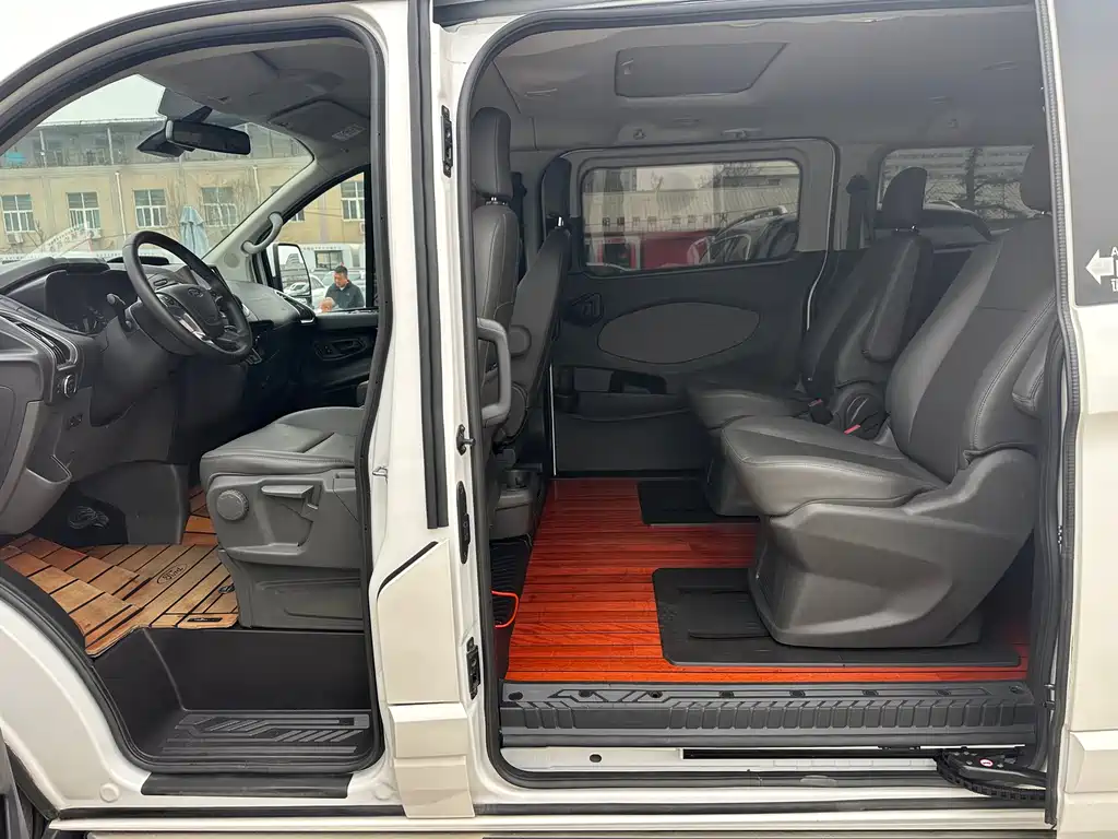 Ford Tourneo 2021 — фото 11