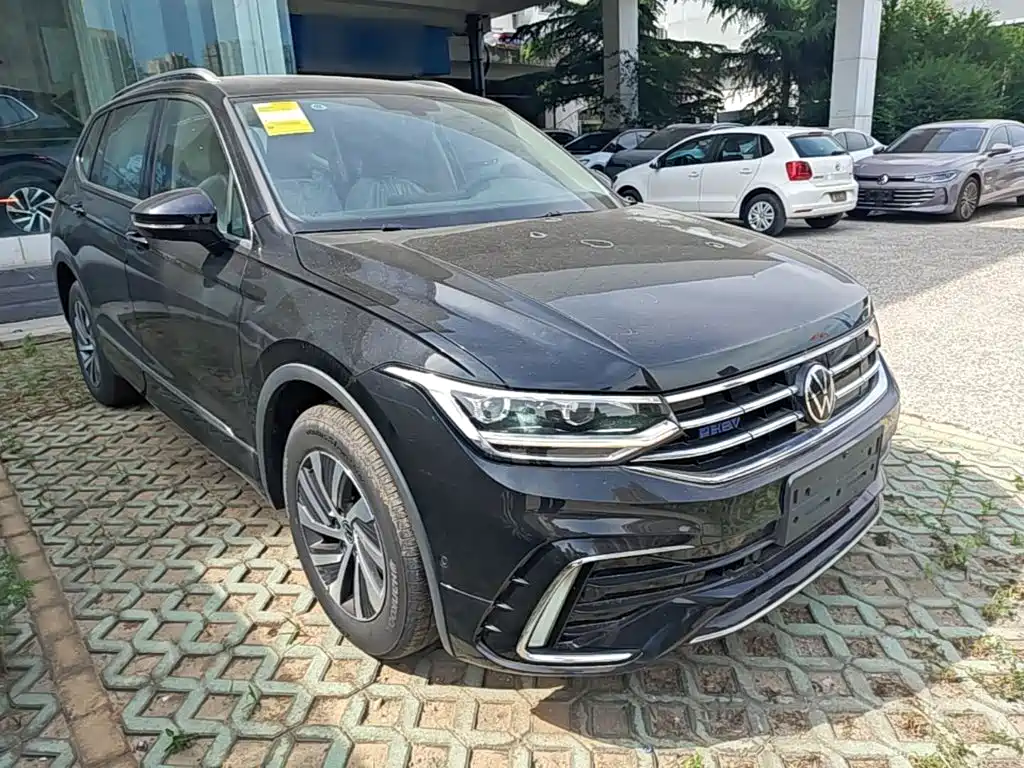 Volkswagen Tiguan L Plug-In Hybrid 2023 — фото 22