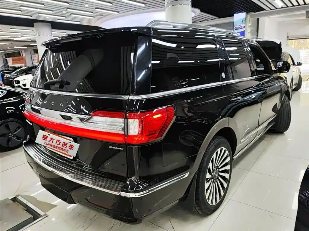 Lincoln Navigator 2020 — фото 2