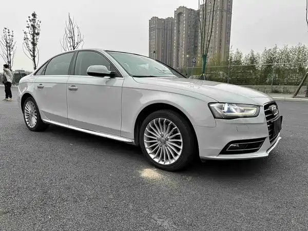 Audi A4L 2016
