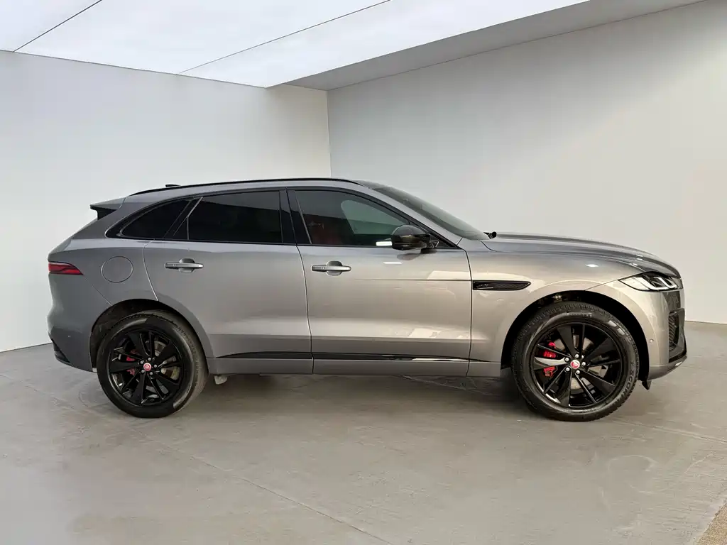 Jaguar F-PACE 2022 — фото 8