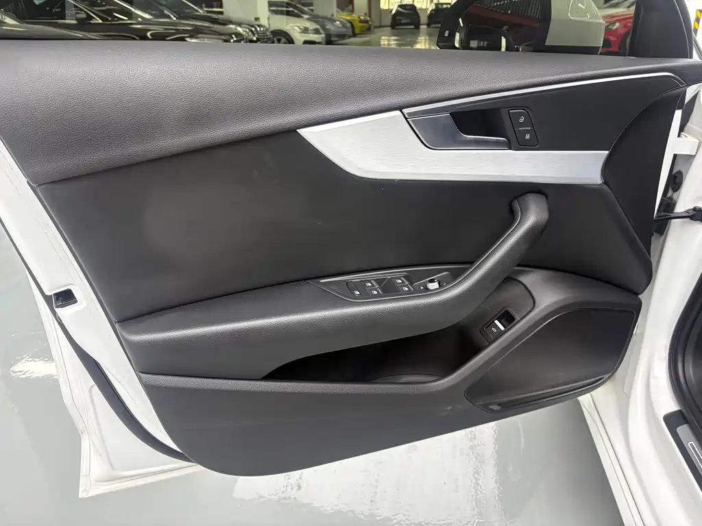 Audi A4L 2023