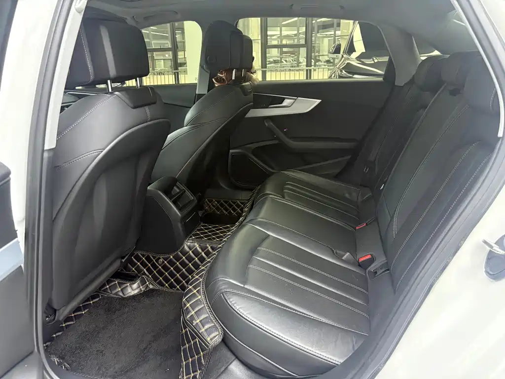 Audi A4L 2023