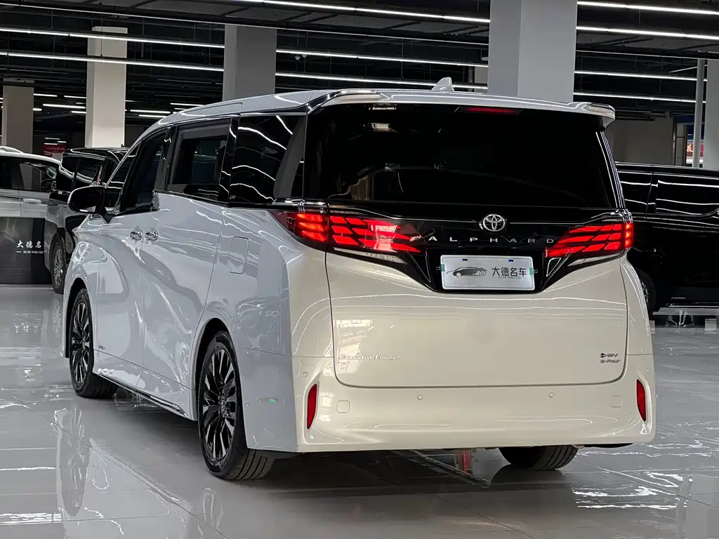 Toyota Alphard 2024