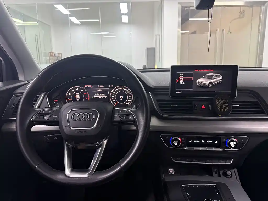 Audi Q5L 2019 — фото 16