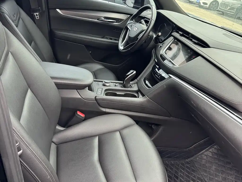 Cadillac XT6 2020 — фото 14