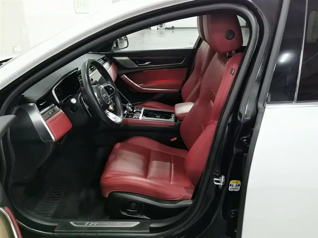 Jaguar XFL 2022 — фото 10