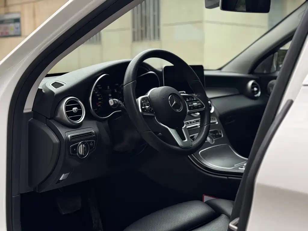 Mercedes-Benz C-Class 2019 — фото 10