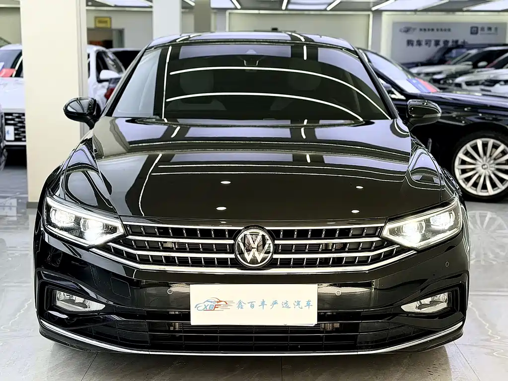 Volkswagen Magotan 2025