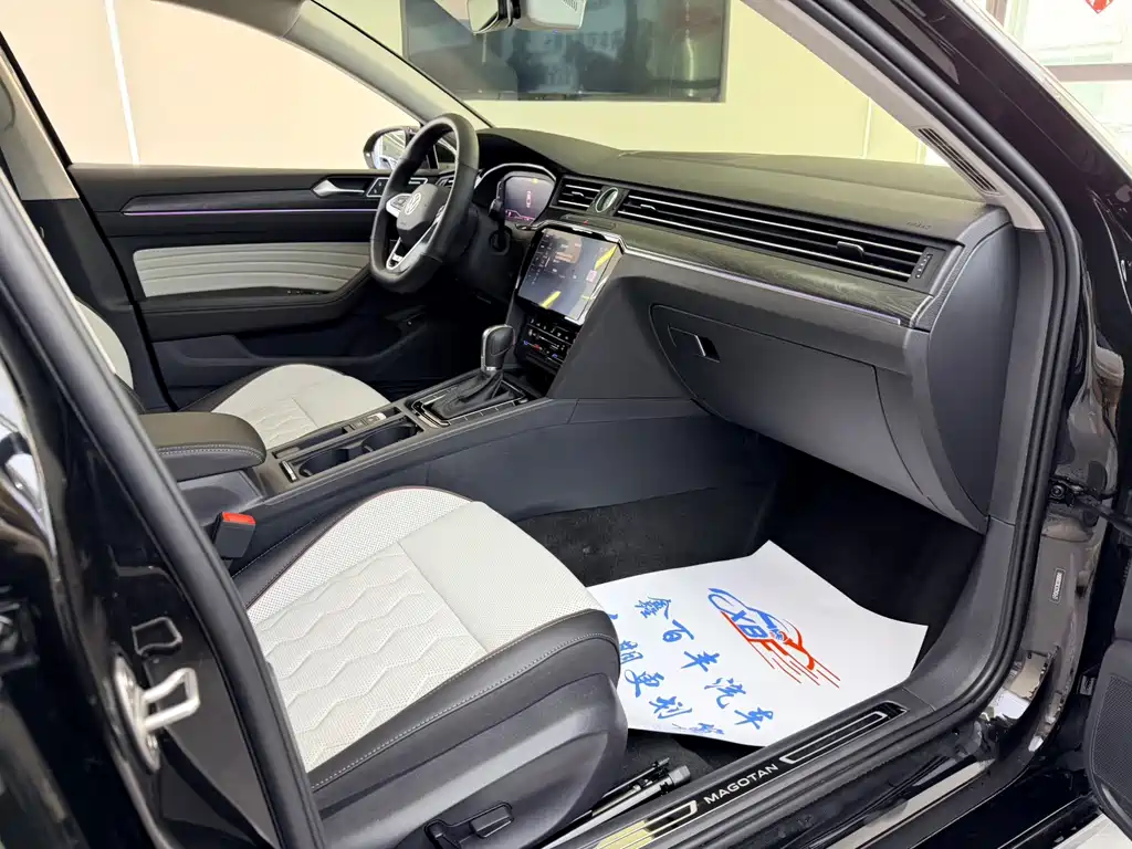 Volkswagen Magotan 2025