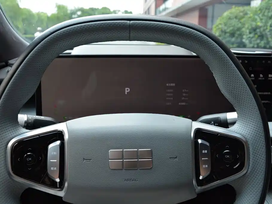 Geely Galaxy E8 2025 — фото 13