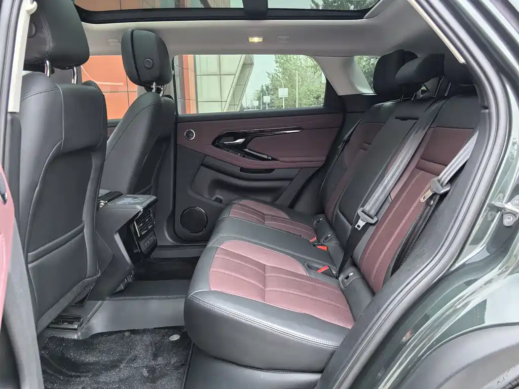 Land Rover Evoque 2025 — фото 8
