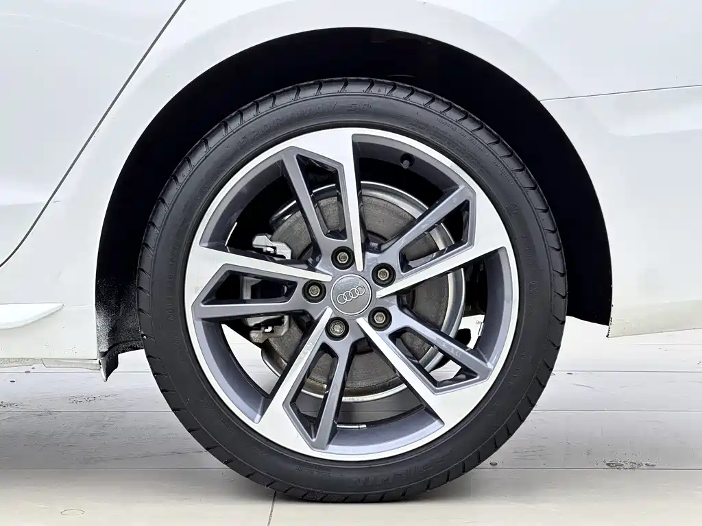Audi A4L 2021 — фото 15