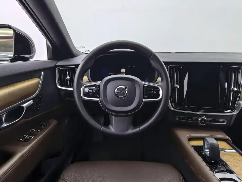 Volvo S90 2024 — фото 16