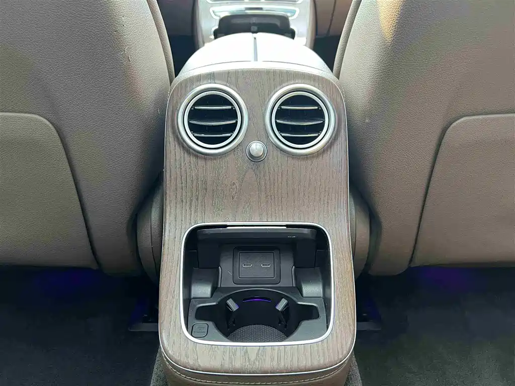 Mercedes-Benz E-Class 2021 — фото 27