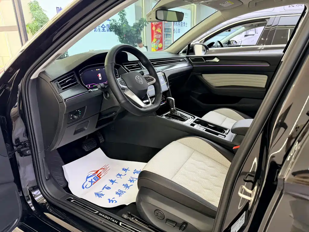 Volkswagen Magotan 2025