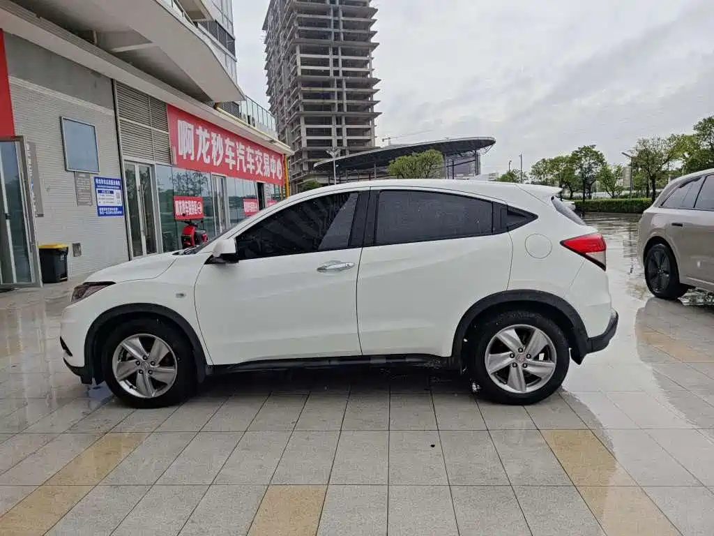 Honda Vezel 2021 — фото 3