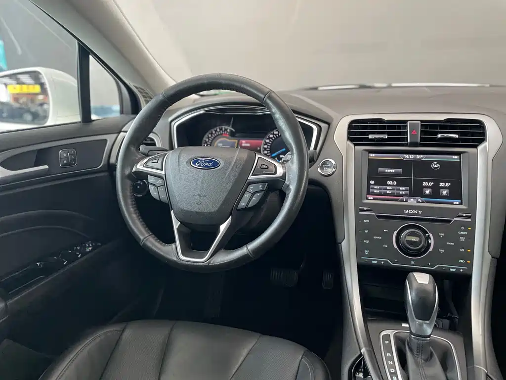 Ford Mondeo 2015 — фото 20