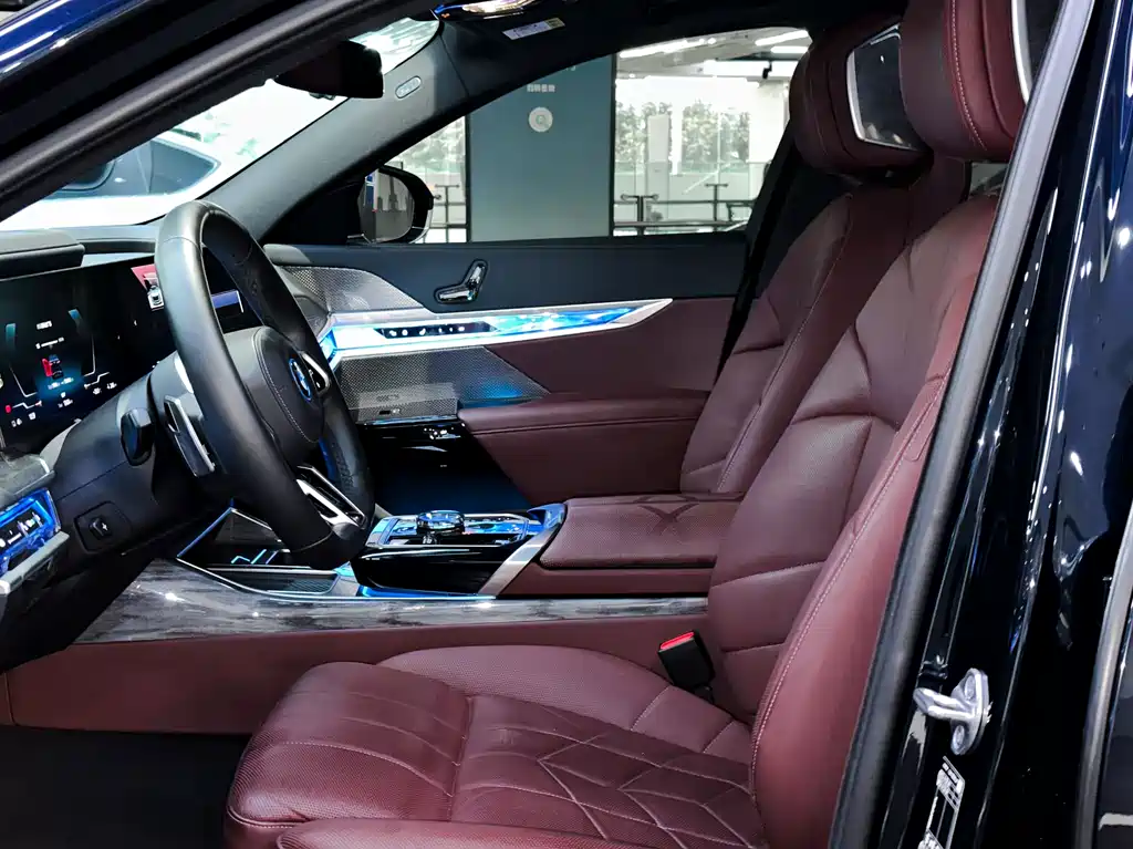 BMW i7 2023 — фото 10