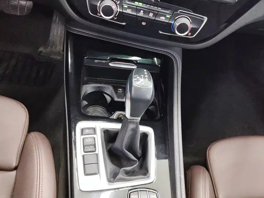 BMW 1 Series 2019 — фото 16