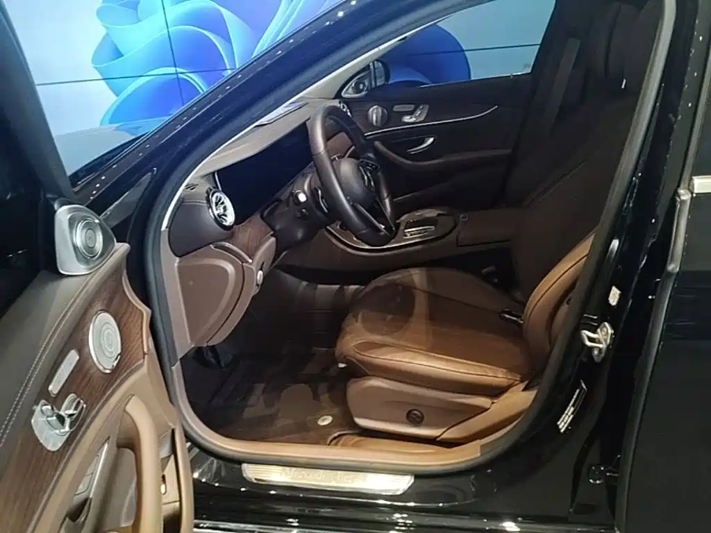 Mercedes-Benz E-Class 2023 — фото 22