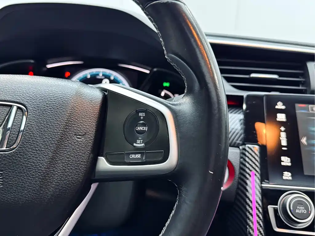 Honda Civic 2018 — фото 12